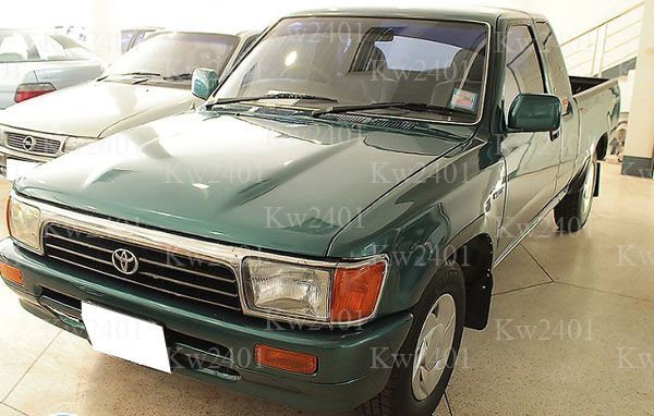 1991 Toyota pickup door hinge