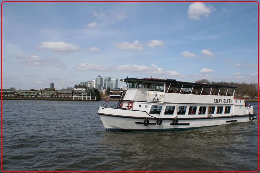 http://i1001.photobucket.com/albums/af138/barrythemod/Boat1.jpg