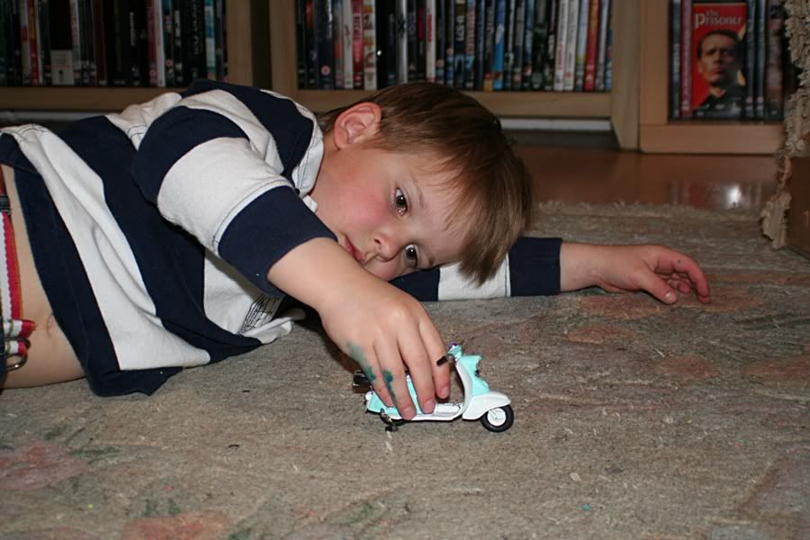 http://i1001.photobucket.com/albums/af138/barrythemod/Kaleb/045.jpg