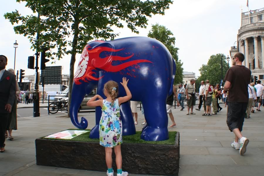 http://i1001.photobucket.com/albums/af138/barrythemod/London/078.jpg