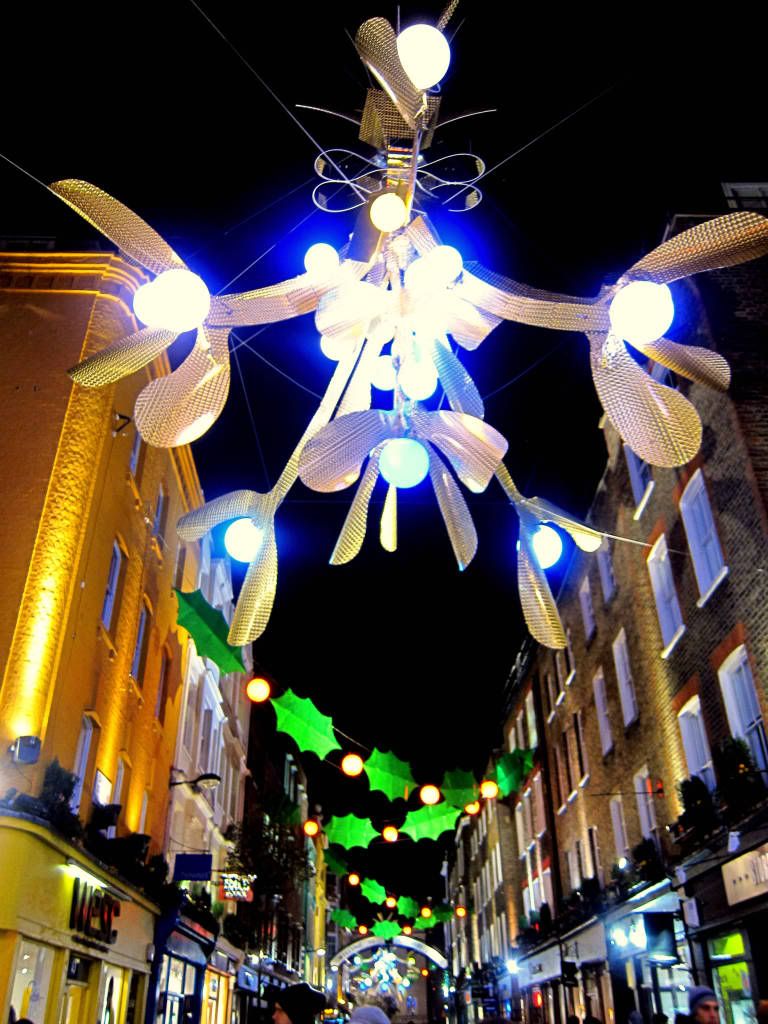 http://i1001.photobucket.com/albums/af138/barrythemod/To%20Forward/Carnaby-Street.jpg
