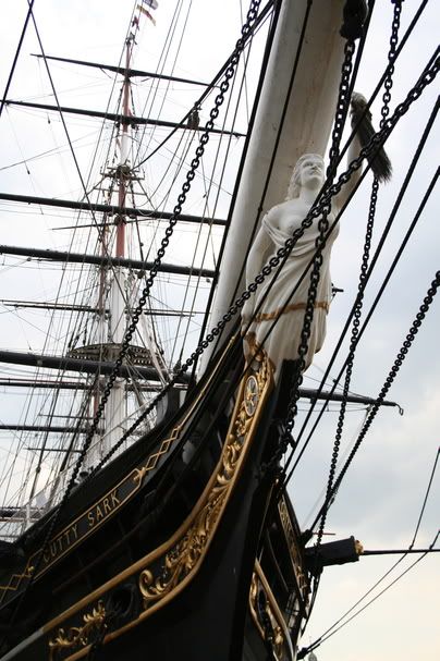 http://i1001.photobucket.com/albums/af138/barrythemod/To%20Forward/CuttySark2.jpg