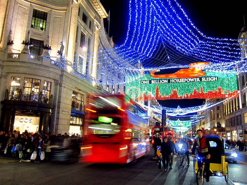 http://i1001.photobucket.com/albums/af138/barrythemod/To%20Forward/Regent-Street.jpg