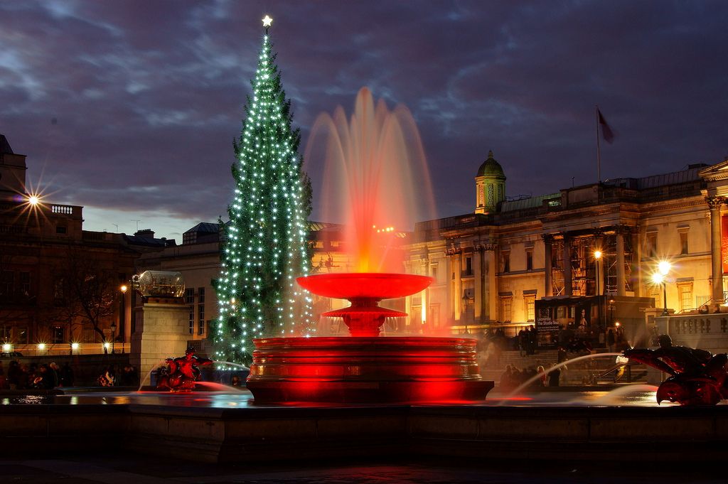 http://i1001.photobucket.com/albums/af138/barrythemod/To%20Forward/Trafalgar-Square-Christmas-Tree-and.jpg