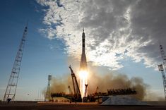 http://i1001.photobucket.com/albums/af138/barrythemod/To%20Forward/expedition-32-soyuz-launch-baikonur.jpg