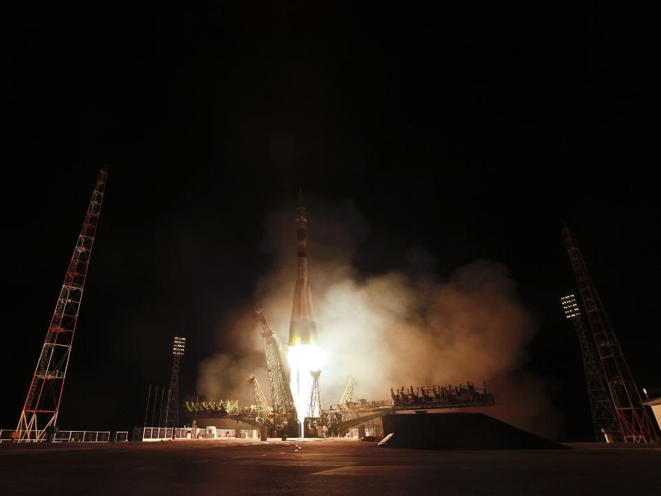 http://i1001.photobucket.com/albums/af138/barrythemod/To%20Forward/soyuz1.jpg