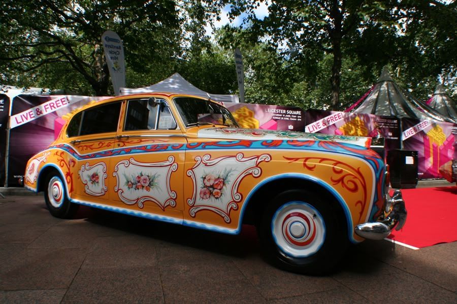 http://i1001.photobucket.com/albums/af138/barrythemod/WEL%20Sat/056.jpg