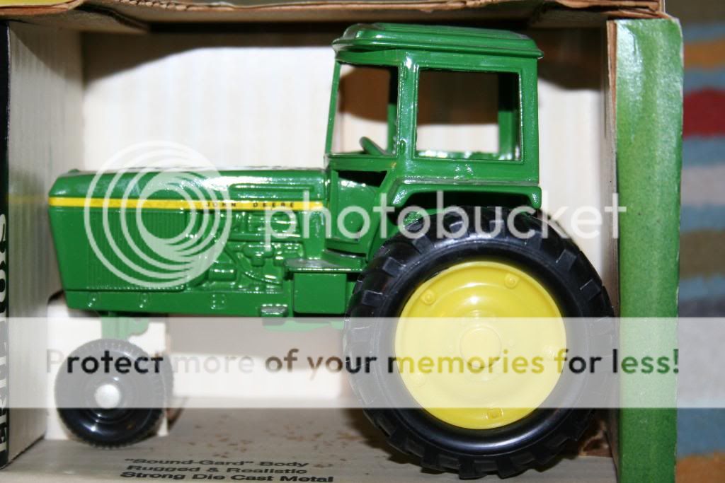 32 Ertl John Deere 4440 Toy Tractor Sound Guard Cab NIB  